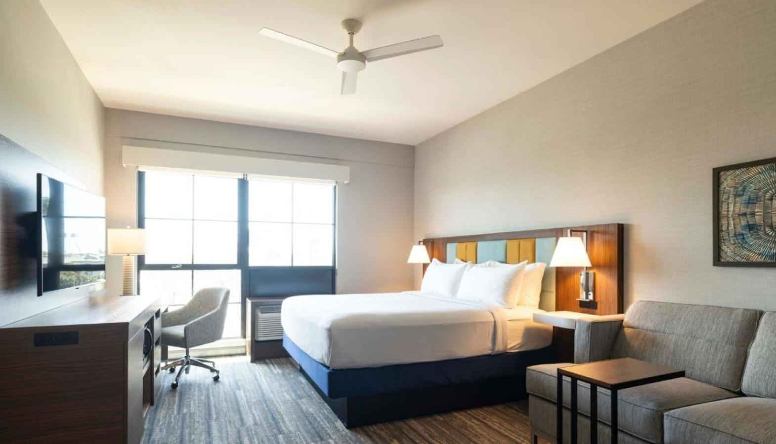 Hampton Inn & Suites Maui North Shore Kahului Eksteriør bilde